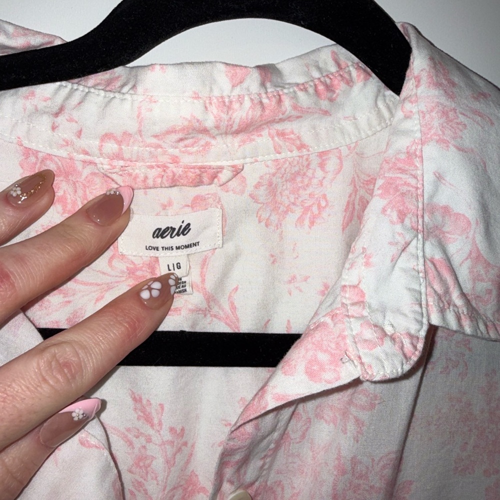 Aerie Pink Floral Button Up Shirt Cottagecore Lightweight Blouse Size L - Picture 2 of 4